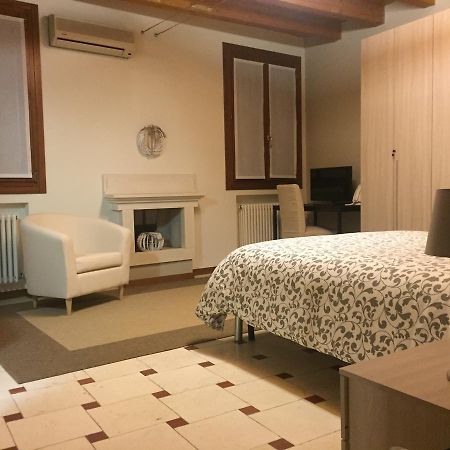 B&B Via Garibaldi ลูนิโก ภายนอก รูปภาพ
