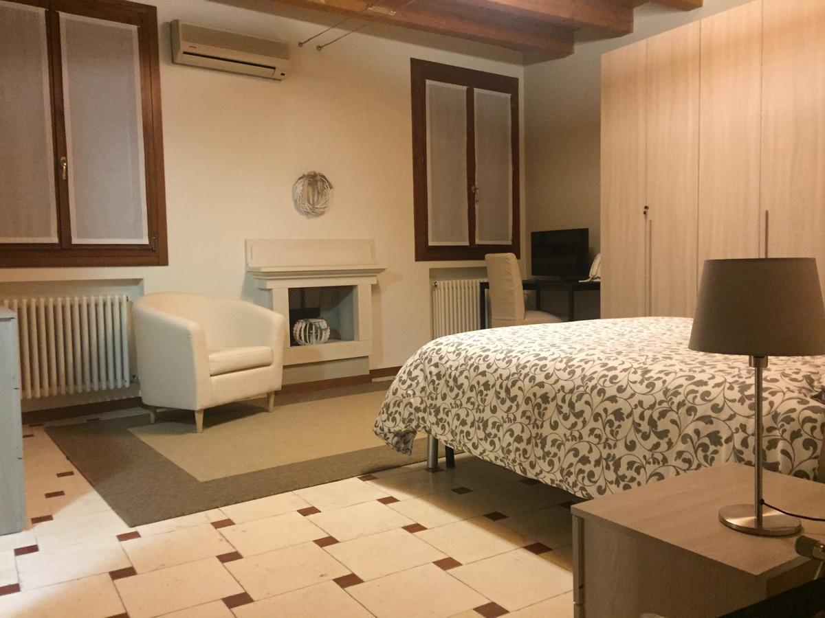 B&B Via Garibaldi ลูนิโก ภายนอก รูปภาพ