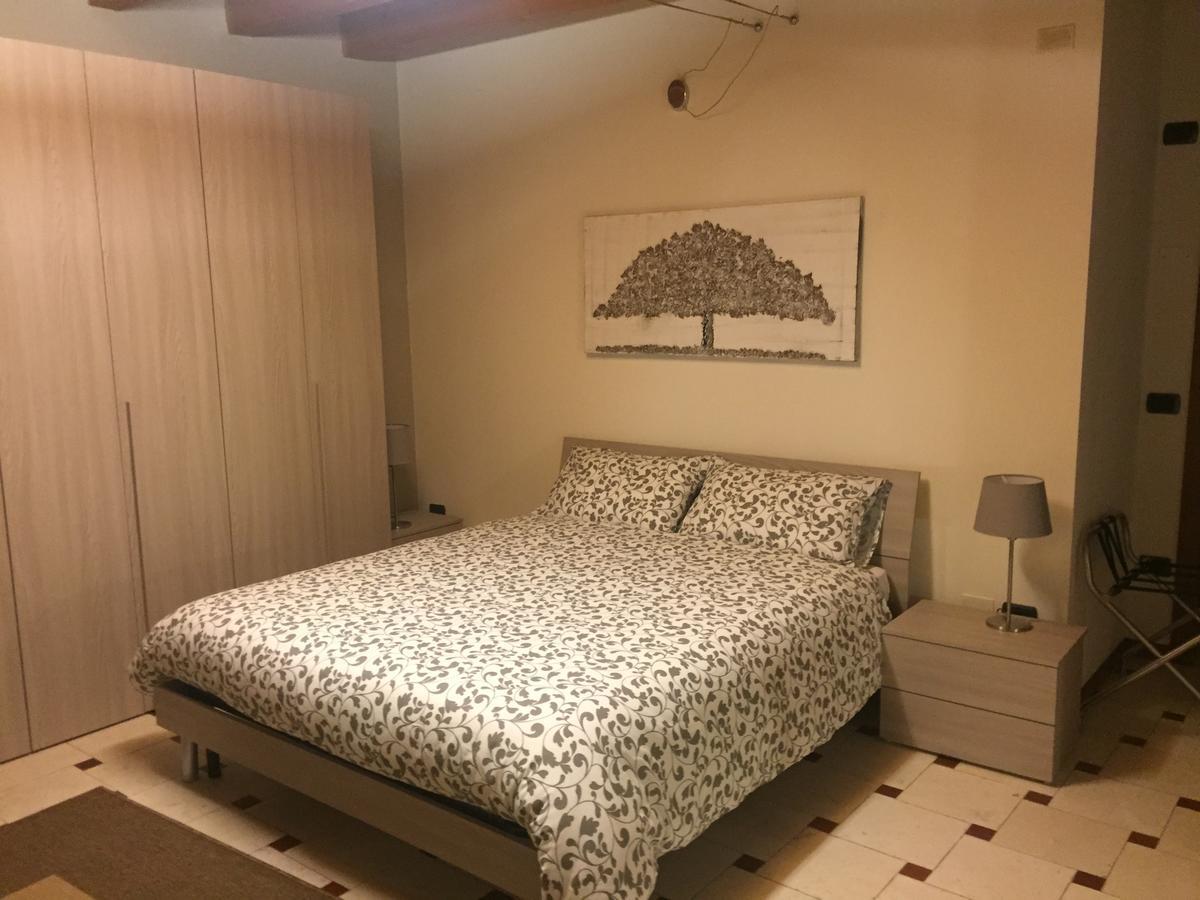 B&B Via Garibaldi ลูนิโก ภายนอก รูปภาพ